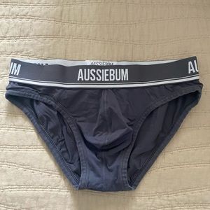 Aussiebum briefs